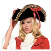 a_lady_pirate_hat