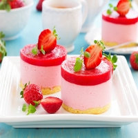 sweets_cake_strawberry_551396_1024x768